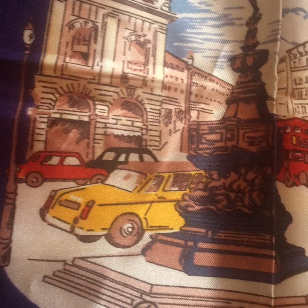 Tik tok scarves Vintage London Scenes Tourist Scarf 30 x 30 EUC